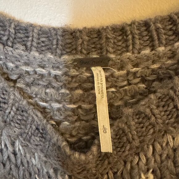 Free People Abstract Cropped Off-the-Shoulder Sweater - Picture 4 of 5